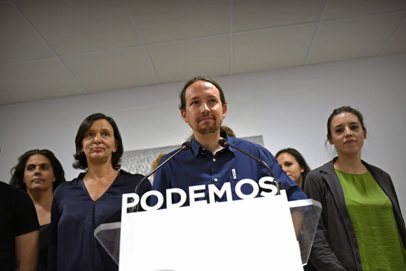 El Secretario General de Podemos, Pablo Iglesias, durante la rueda de prensa que ha ofrecido en la sede de la formación en Madrid, valorando los resultados en las elecciones catalanas.