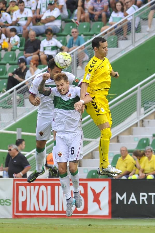 Partido entre el Elche y el Oviedo