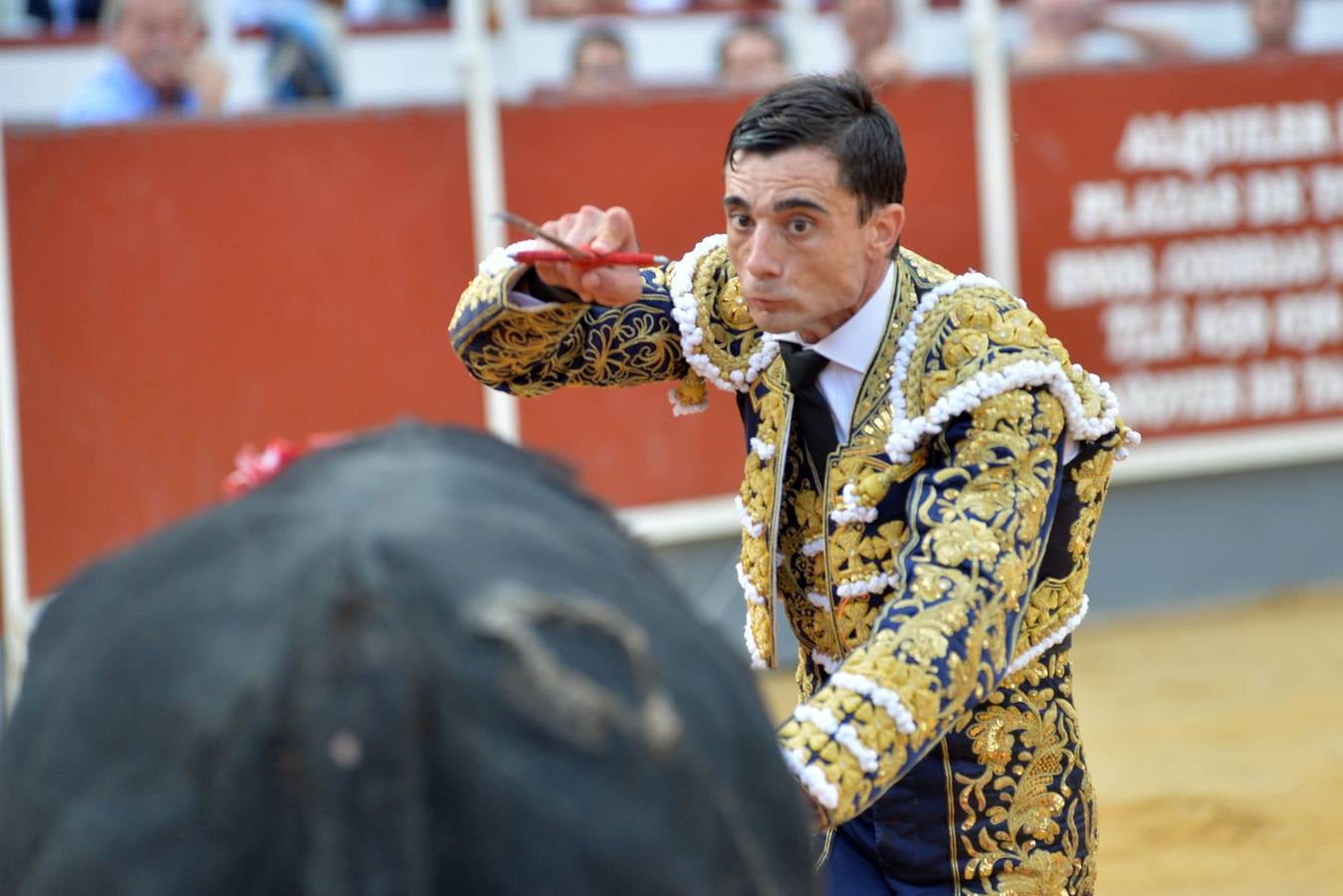 Ureña corta cinco orejas y rabo en la corrida benéfica de Lorca