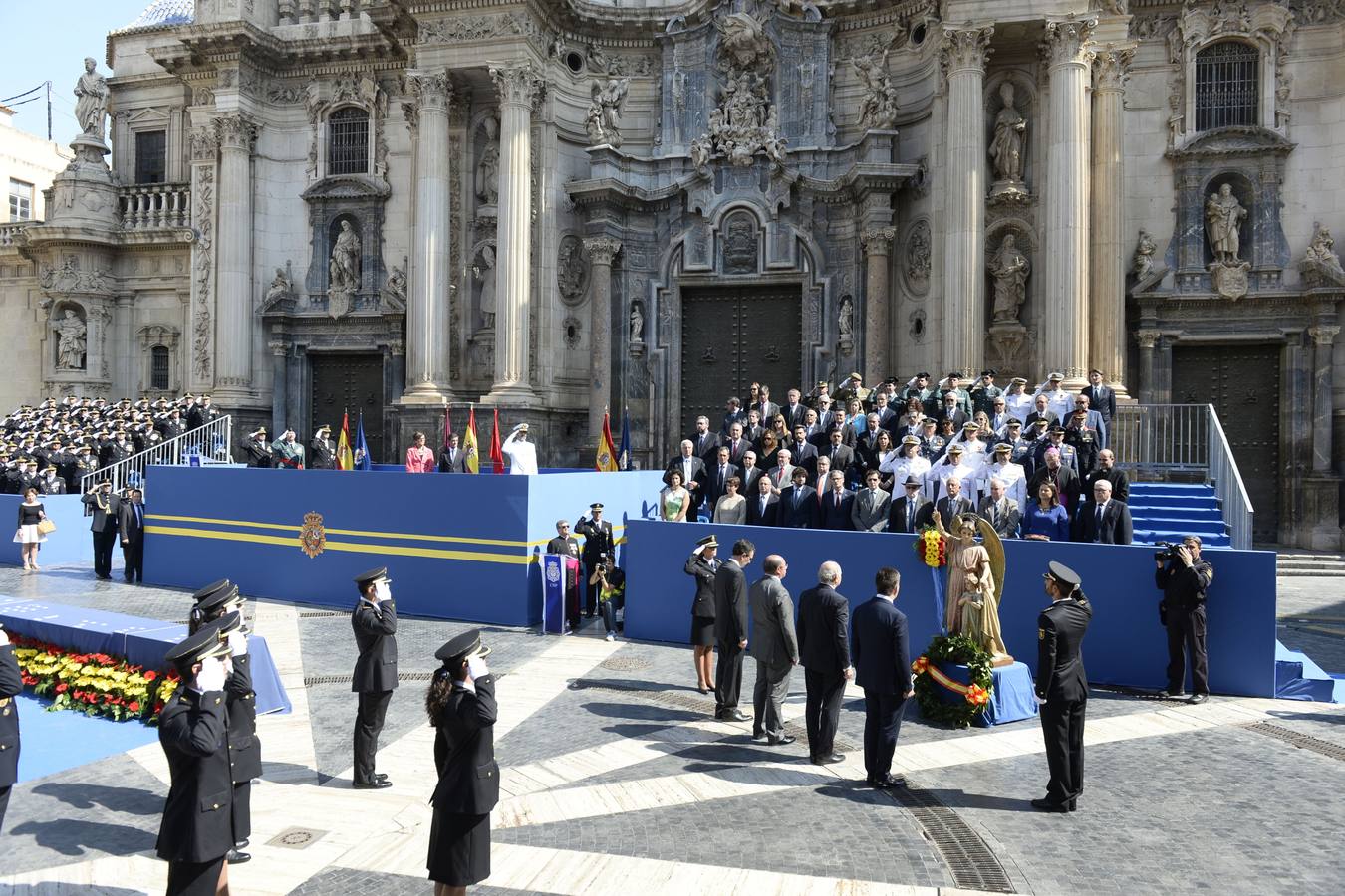 El ministro Fernández Díaz preside el acto central del Día de la Policía