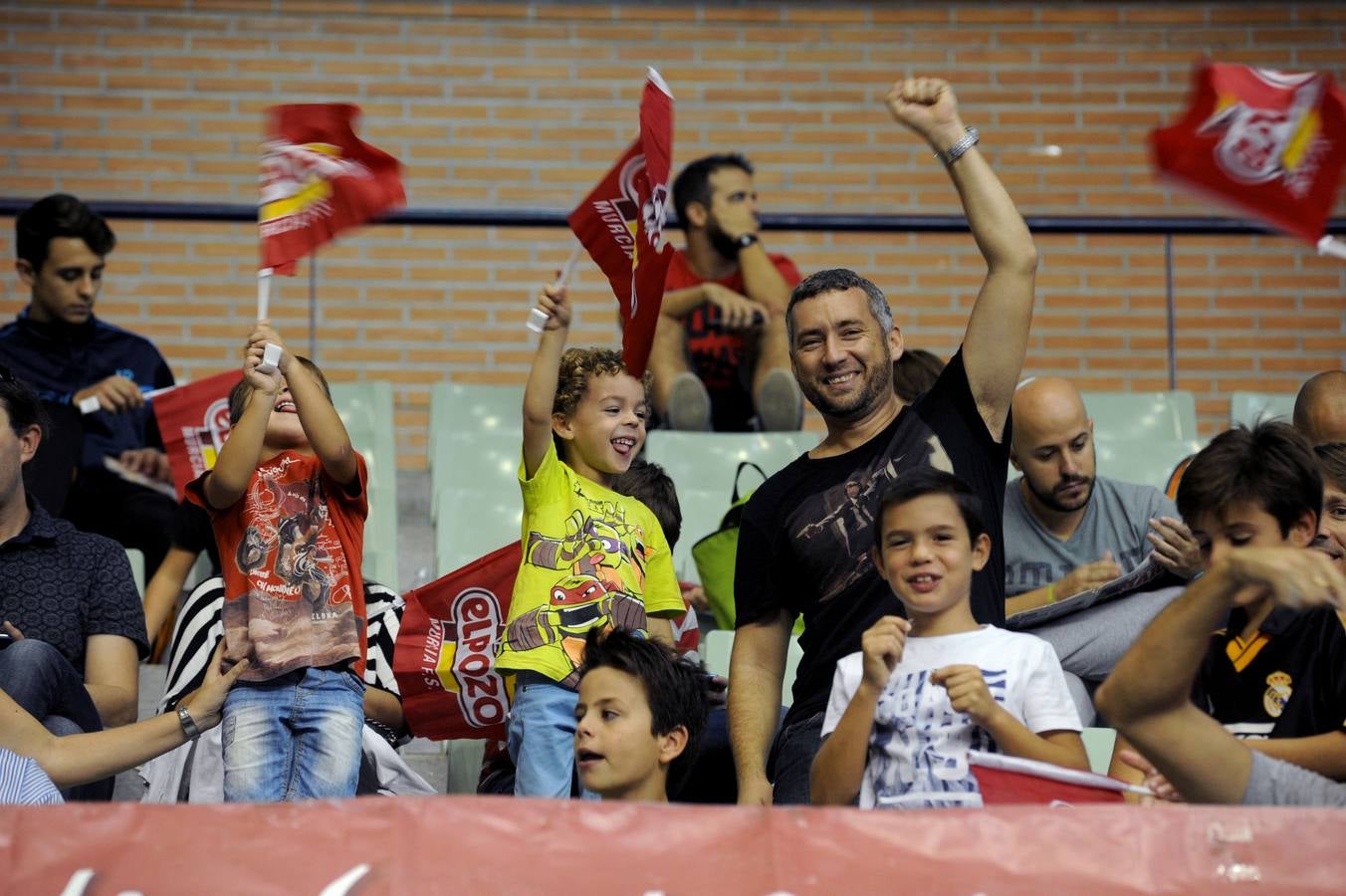 Las mejores imágenes del choque entre ElPozo Murcia y el Peñíscola