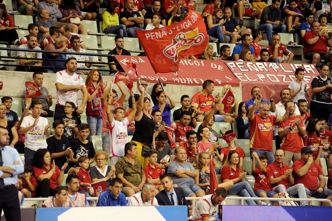 Las mejores imágenes del choque entre ElPozo Murcia y el Peñíscola