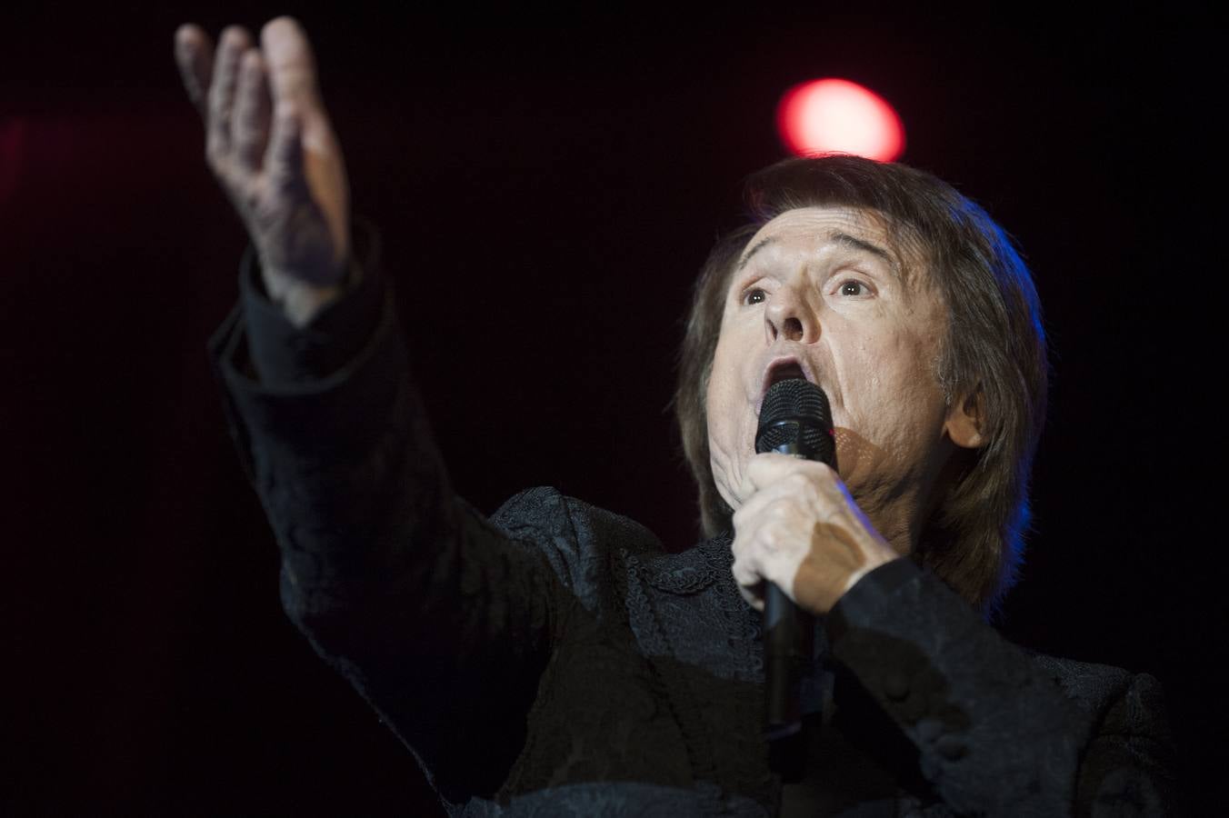 Raphael suena a orquesta