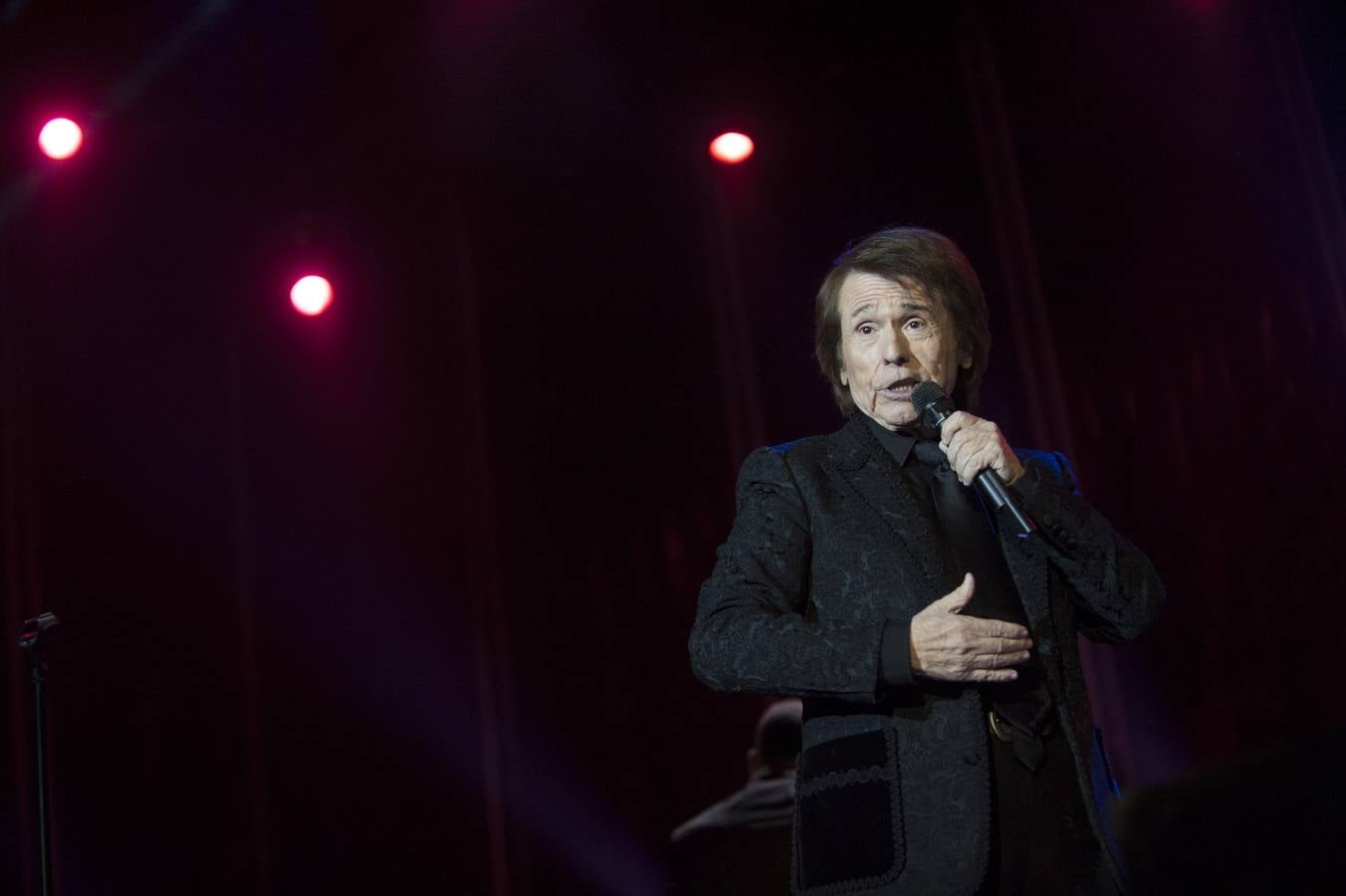 Raphael suena a orquesta