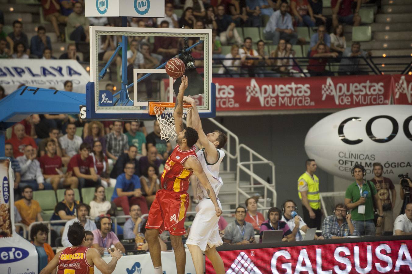 Los árbitros deciden el triunfo a favor de Unicaja (58-60)