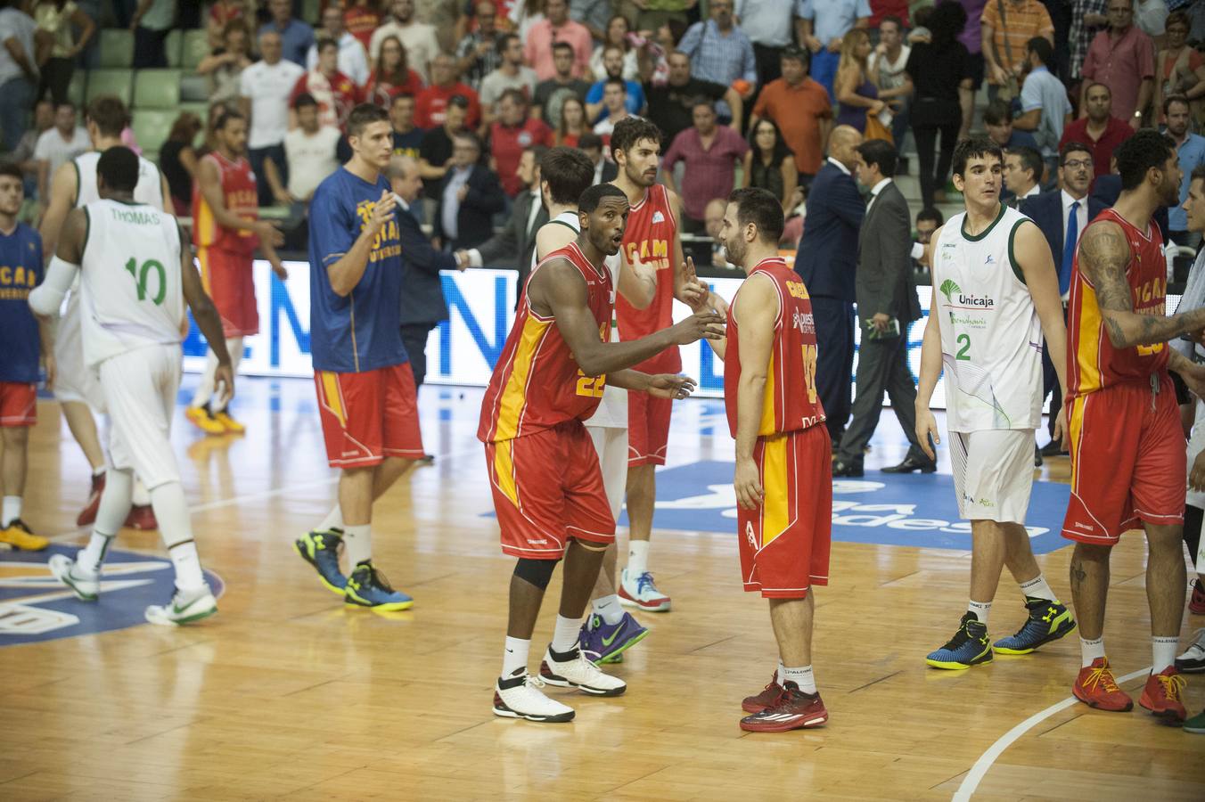 Los árbitros deciden el triunfo a favor de Unicaja (58-60)