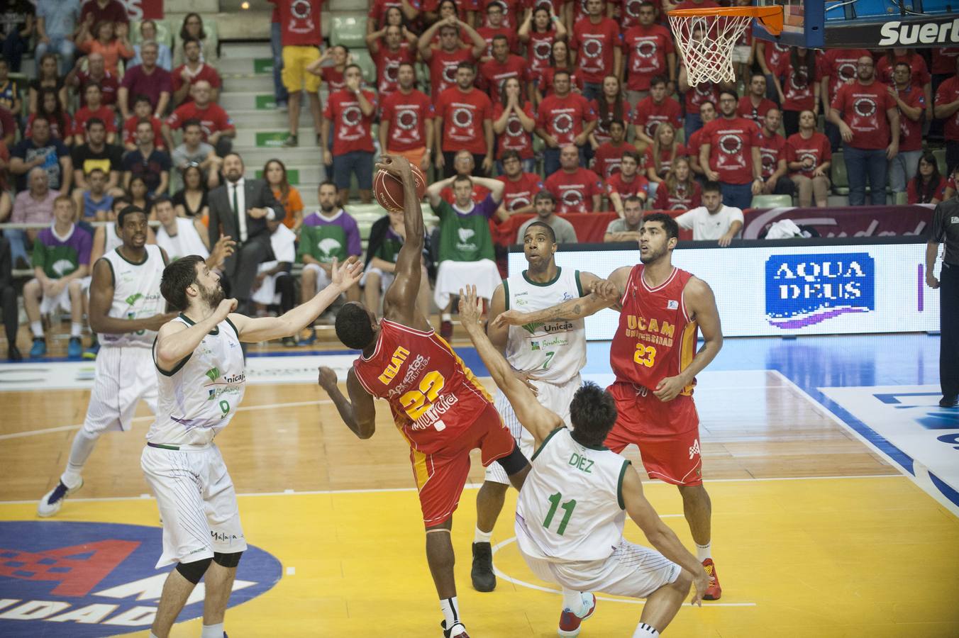 Los árbitros deciden el triunfo a favor de Unicaja (58-60)