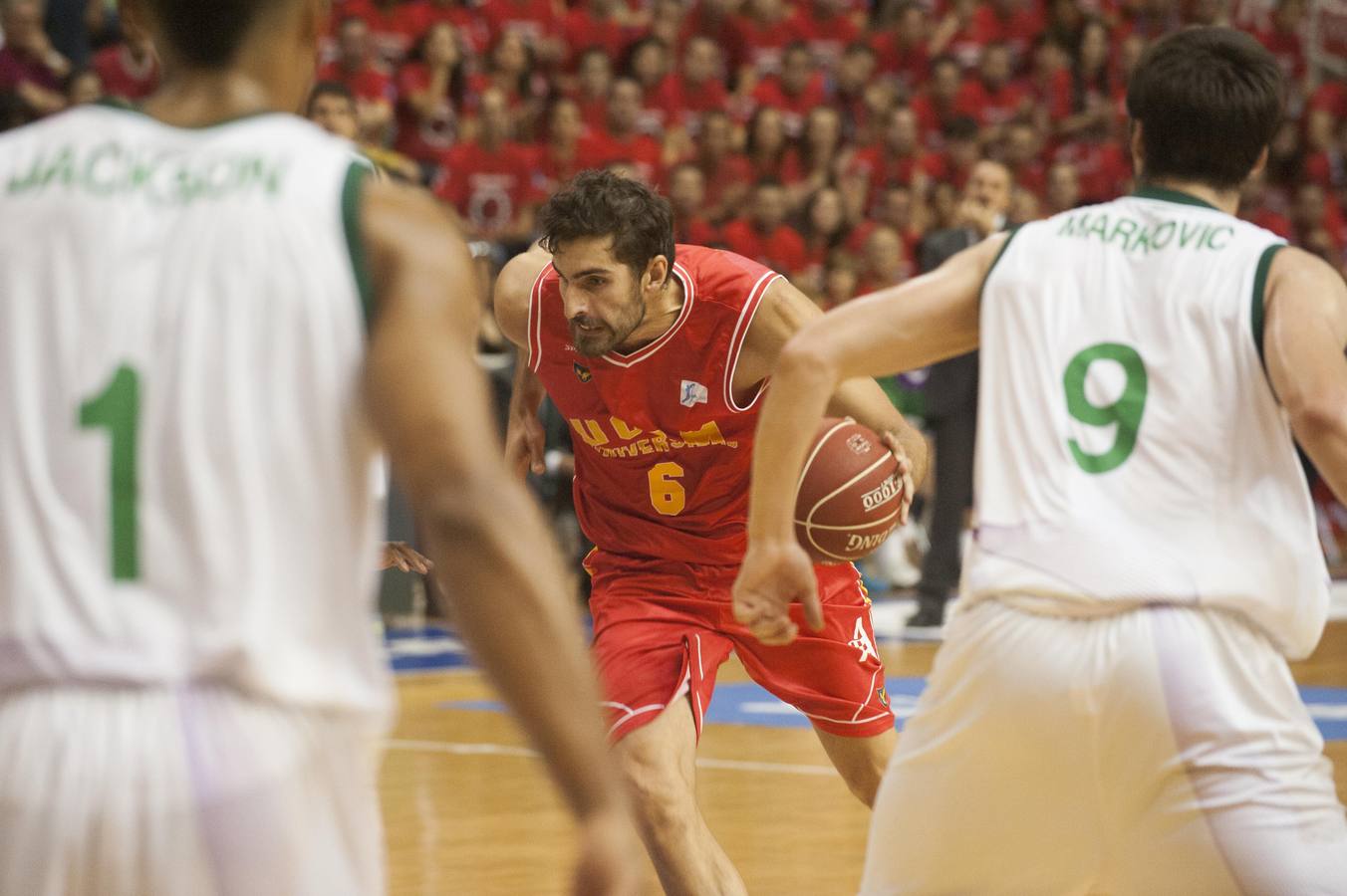 Los árbitros deciden el triunfo a favor de Unicaja (58-60)