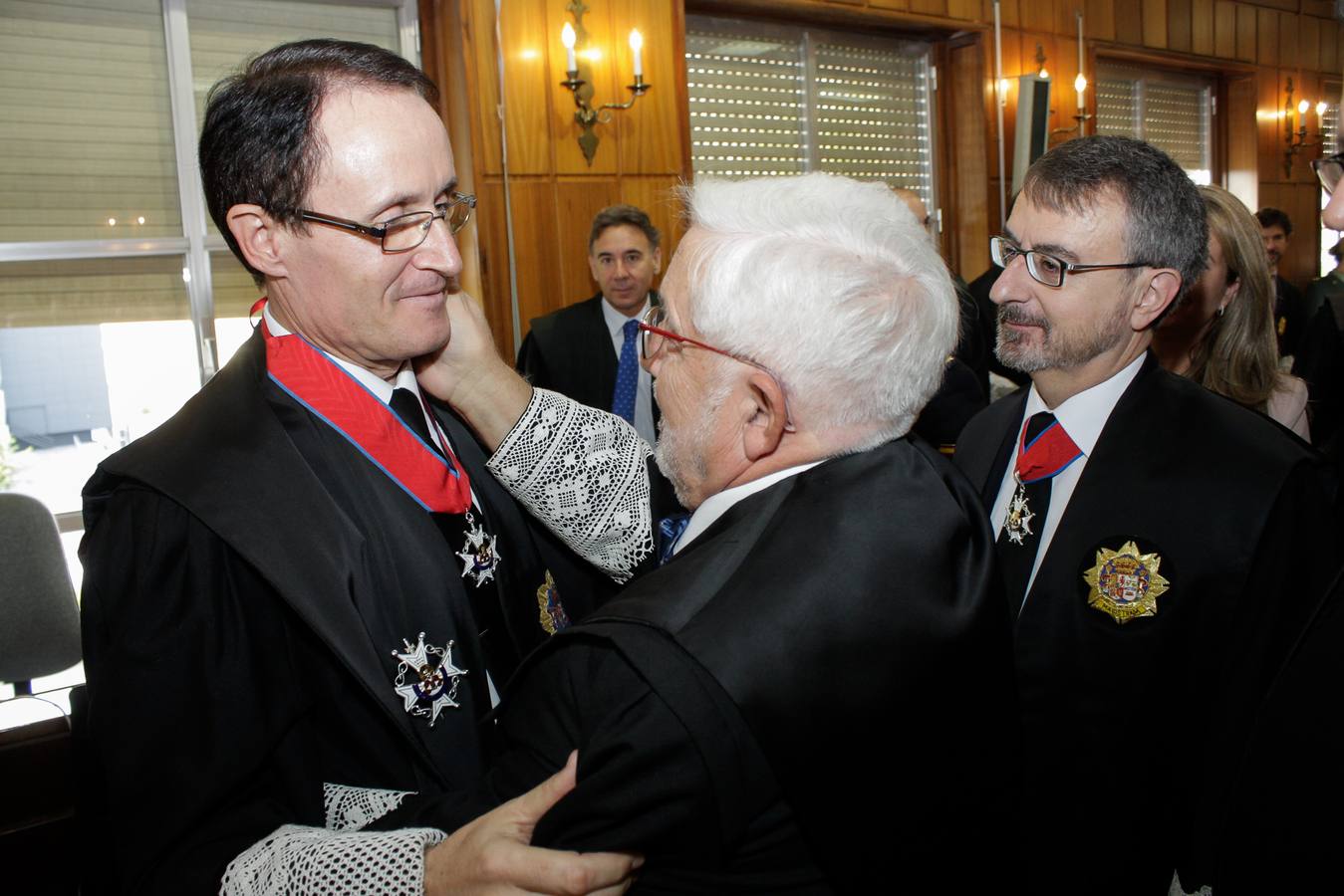 José Luis Díaz Manzanera recibe la Cruz de la Orden de San Raimundo de Peñafort