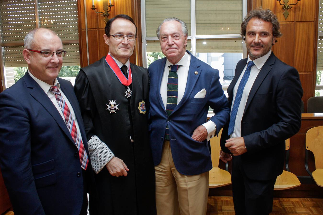 José Luis Díaz Manzanera recibe la Cruz de la Orden de San Raimundo de Peñafort