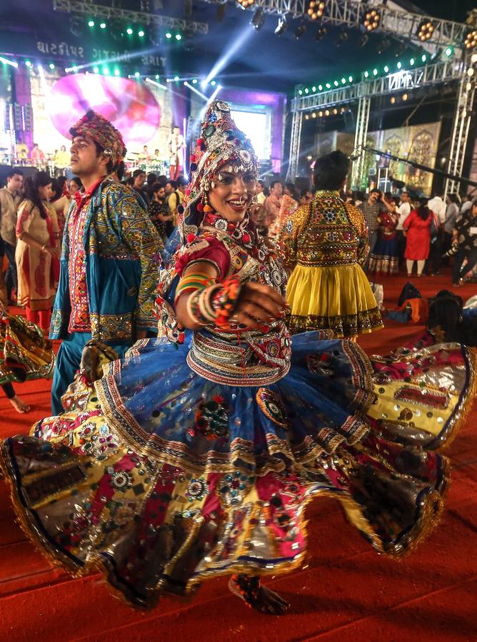 Ritmo y color en honor de Durga