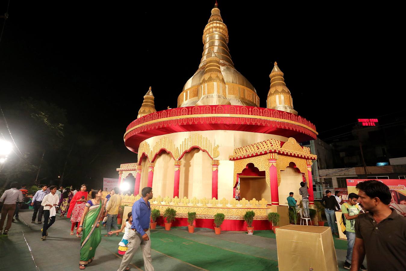 Ritmo y color en honor de Durga