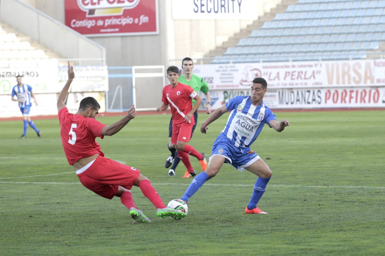 El fútbol no fue justo con La Hoya (0-0)