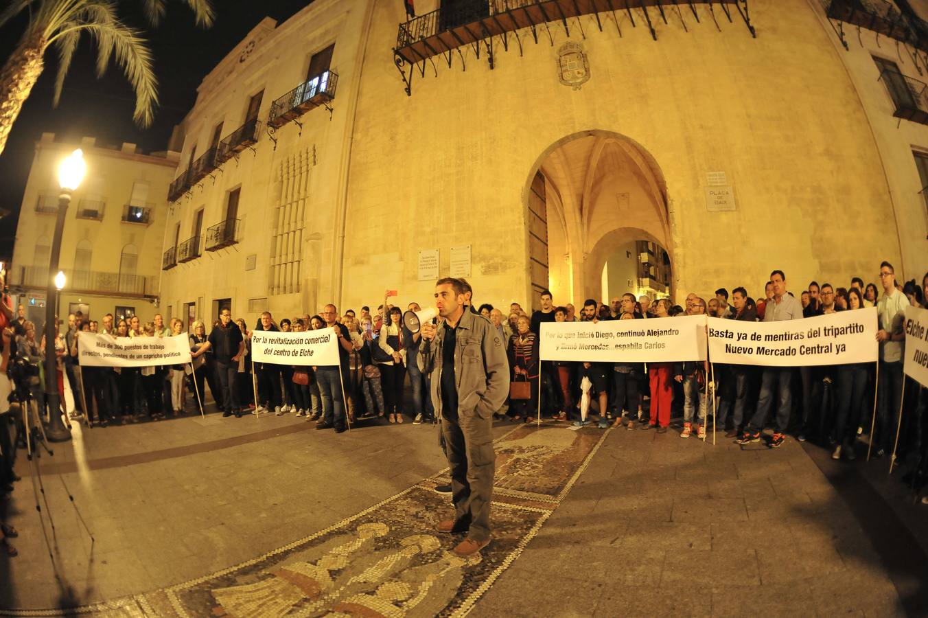 Los placeros quieren el nuevo edificio para el Mercado Central