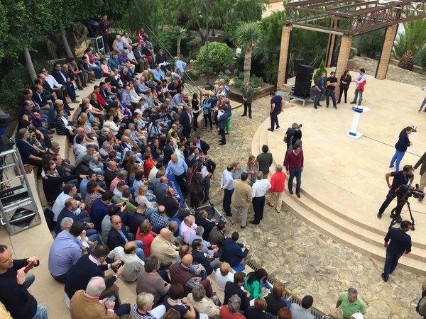 Mariano Rajoy clausura un acto en Finestrat y pasea por Calpe