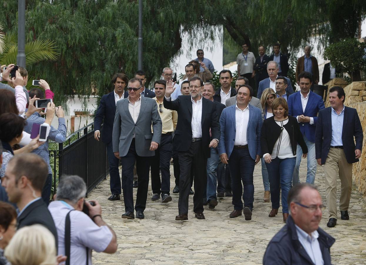 Mariano Rajoy clausura un acto en Finestrat y pasea por Calpe