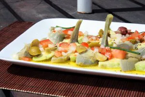 Ensalada de alcachofa y aguacate