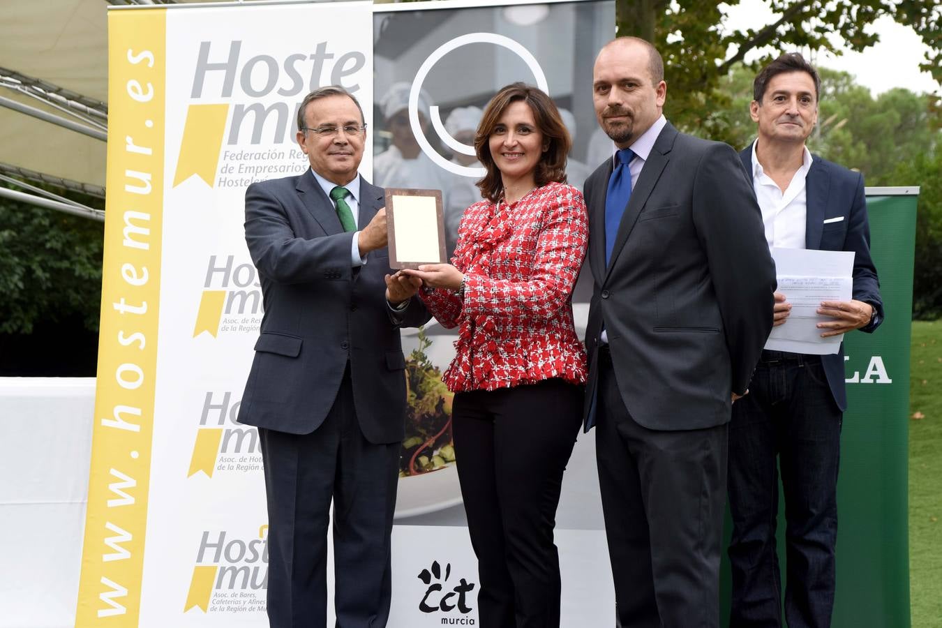 Hostemur entrega sus premios