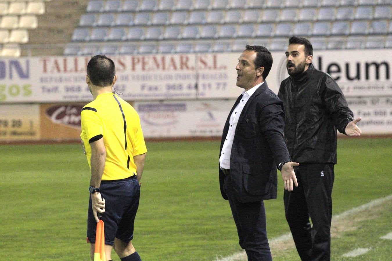 Imágenes del partido La Hoya Lorca-Mérida