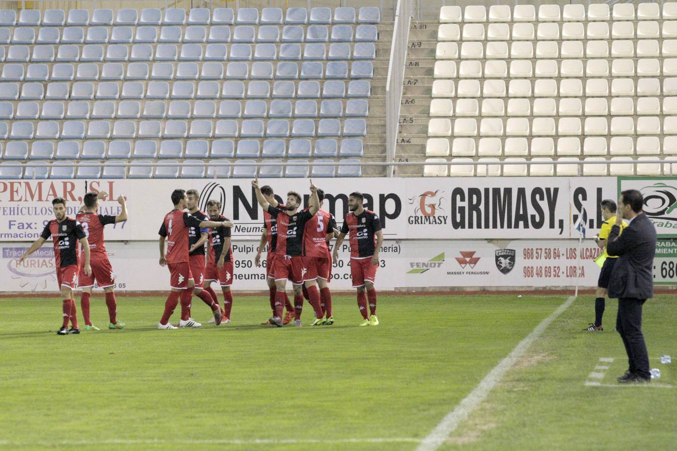 Imágenes del partido La Hoya Lorca-Mérida