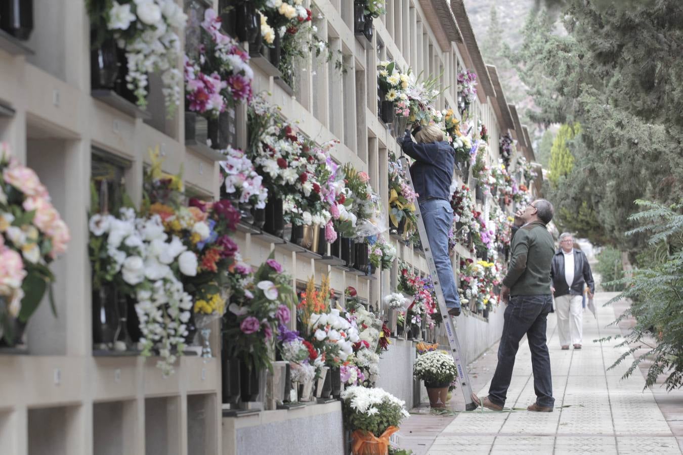 La Región recuerda a sus difuntos