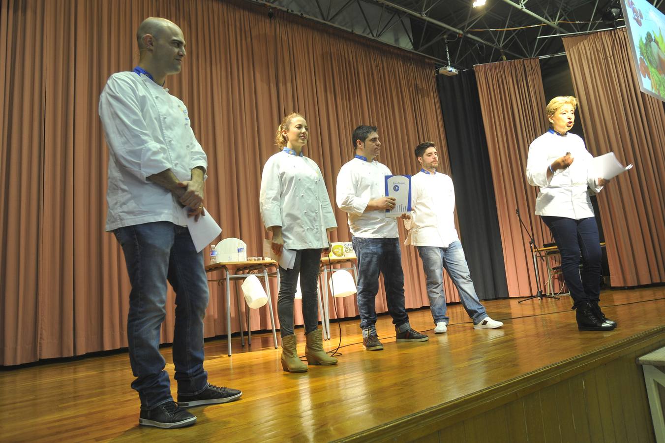 Pequeños cocineros aprenden los buenos hábitos alimenticios