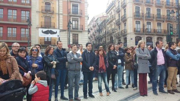 Pleno extraordinario del Consell por los atentados en París