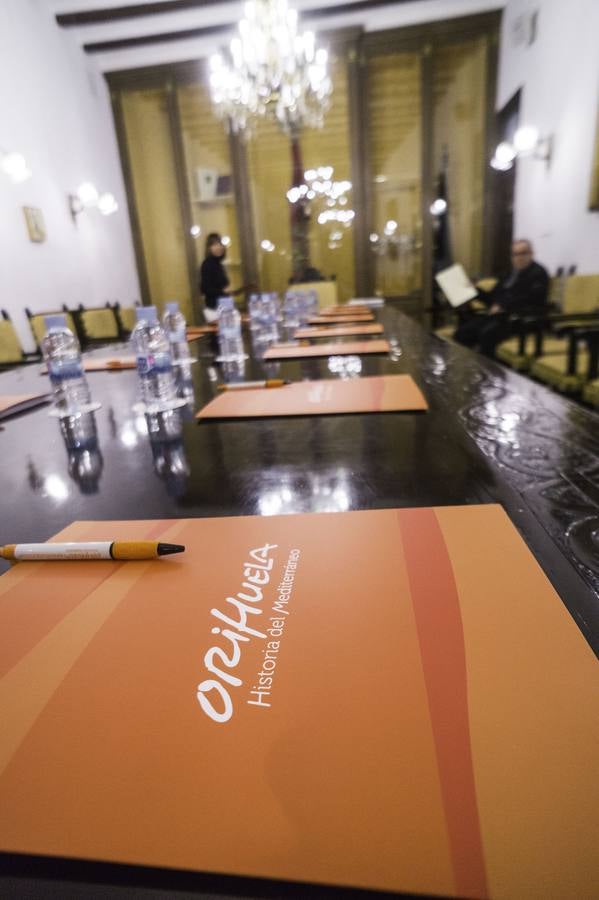 Los Moros y Cristianos de Orihuela inician el camino para lograr el Interés Turístico Nacional