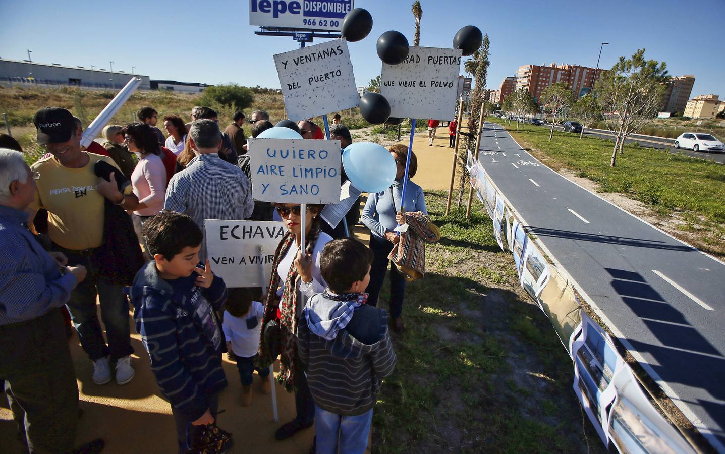 Vecinos de Gra Vía Sur de Alicante, contra los graneles