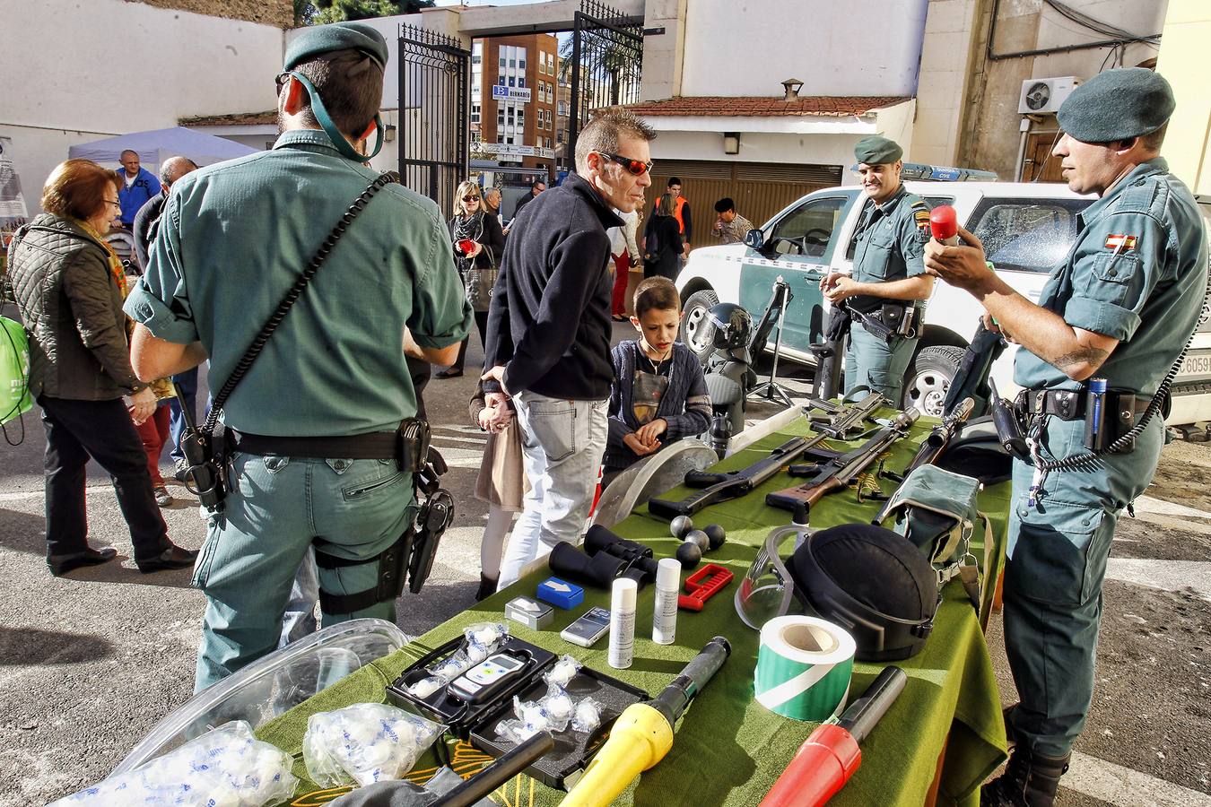 Cinco mil personas acuden a la jornada de recogida de juguetes en Alicante