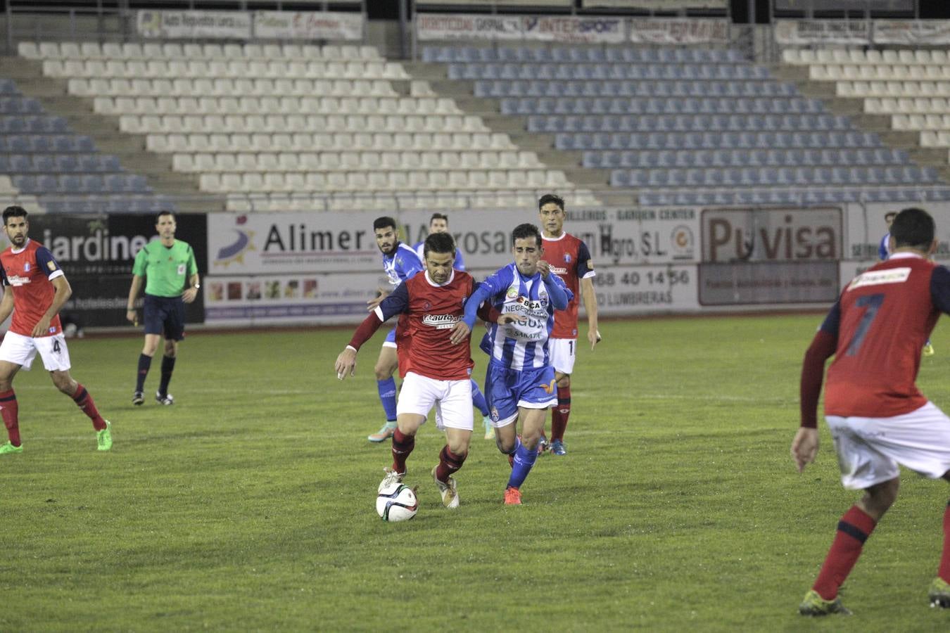 La Hoya no levanta el pie ante el Recre (2-1)