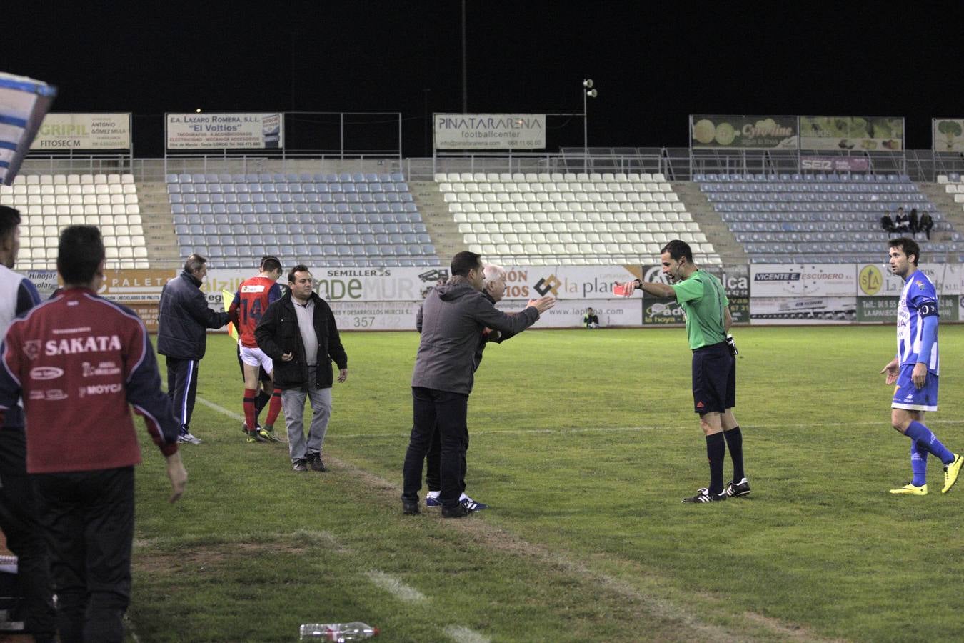 La Hoya no levanta el pie ante el Recre (2-1)