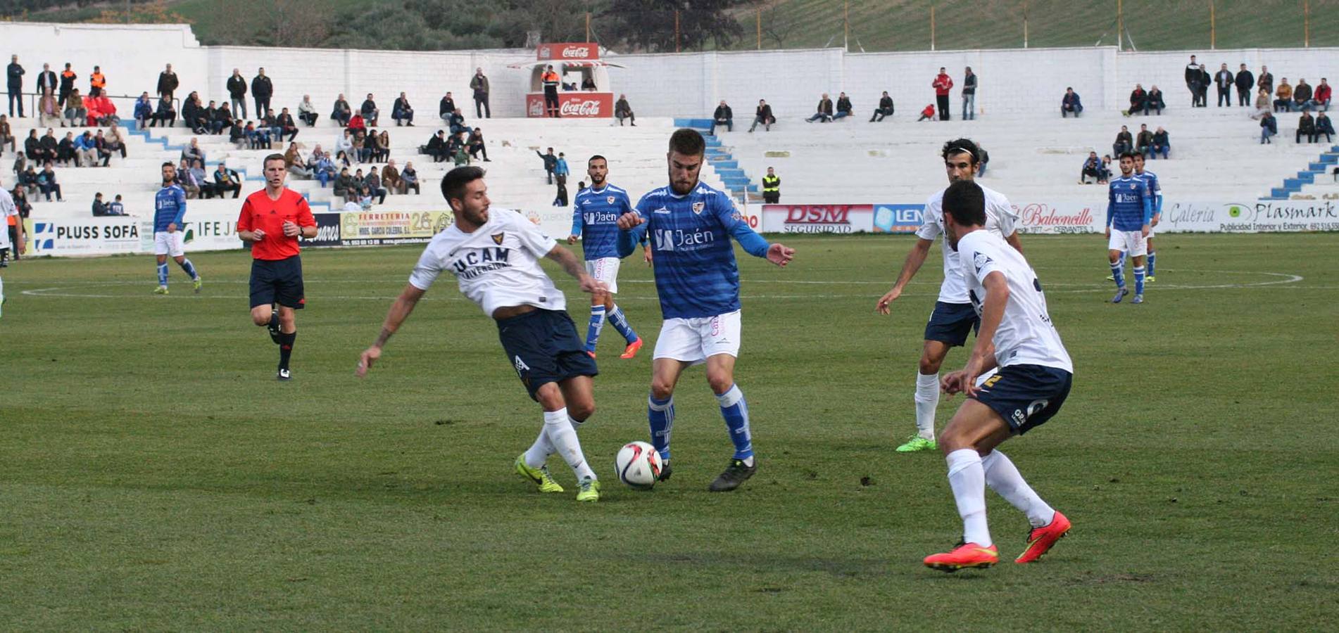 El UCAM, al acecho del líder (0-3)