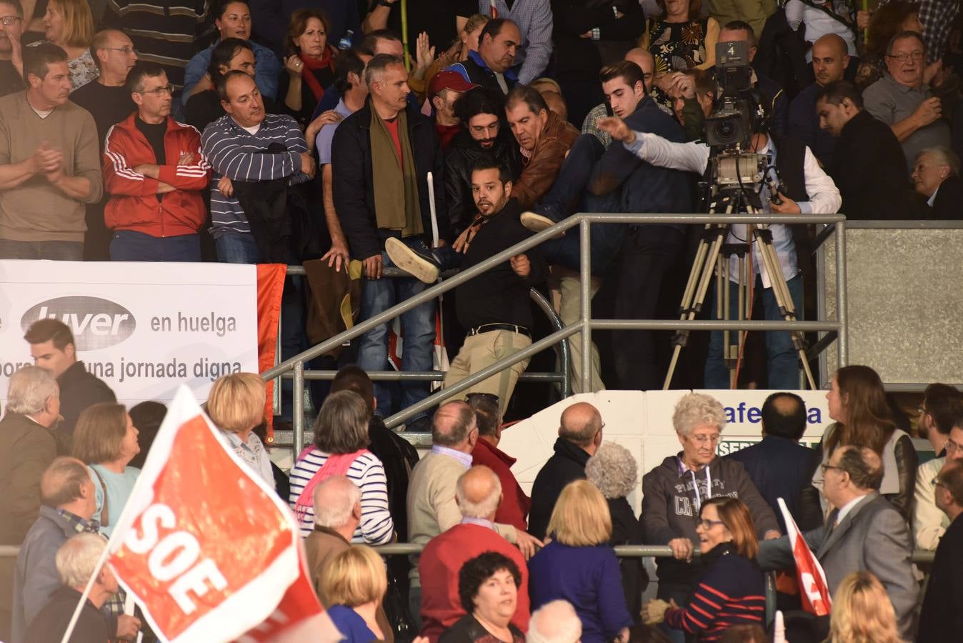 Pedro Sánchez, en Murcia: «En lo único que no ha recortado el PP es en corrupción»