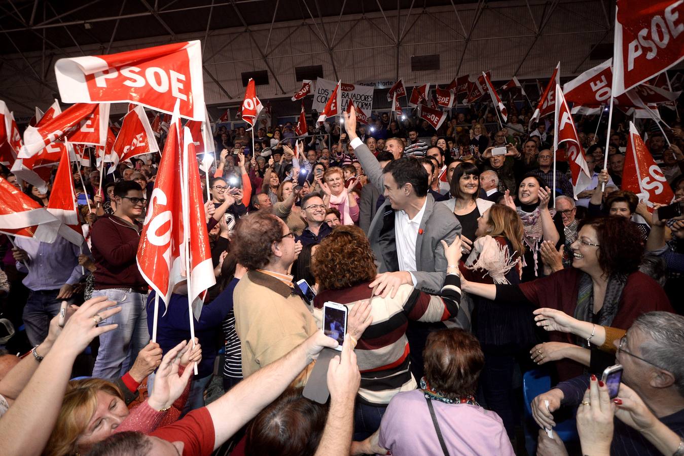 Pedro Sánchez, en Murcia: «En lo único que no ha recortado el PP es en corrupción»