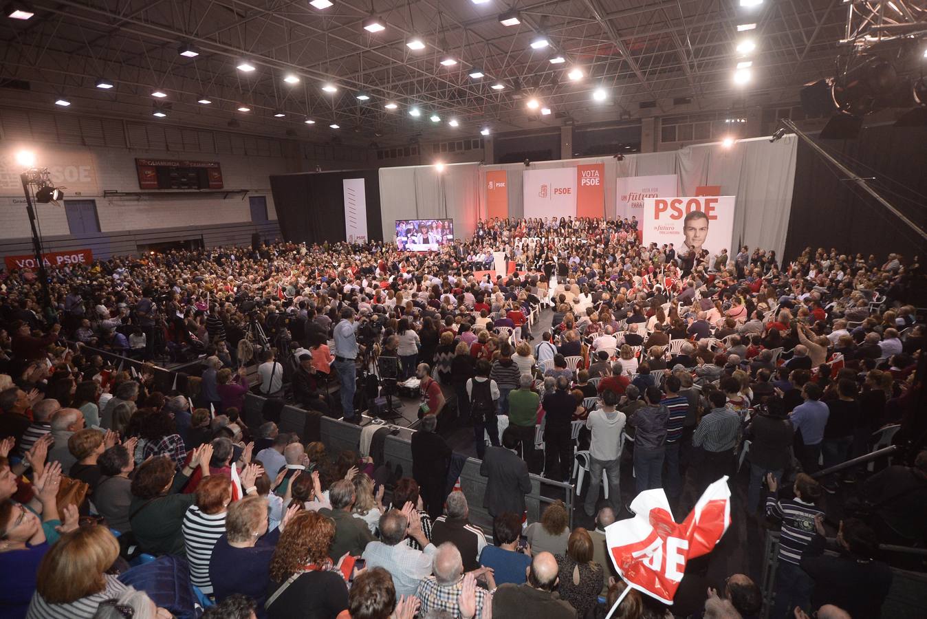 Pedro Sánchez, en Murcia: «En lo único que no ha recortado el PP es en corrupción»