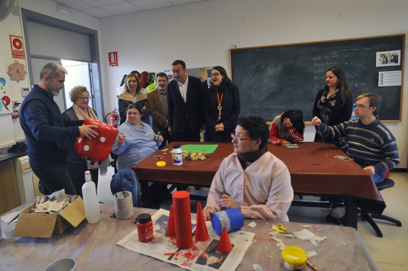 Mònica Oltra visita el centro ocupacional La Tramoia