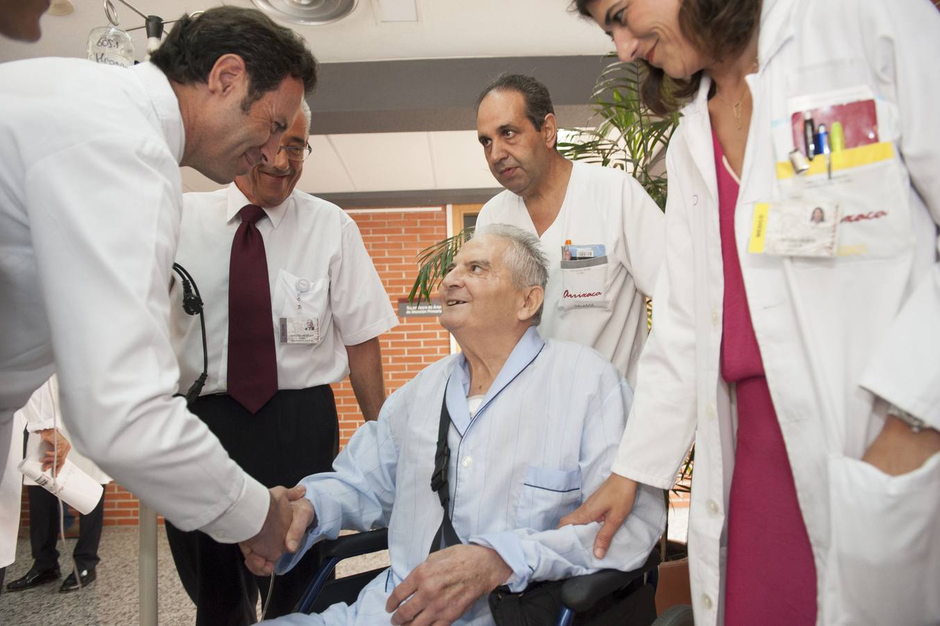 24 DE AGOSTO. La Arrixaca implanta el primer corazón artificial en la Región a José Bernal, un vecino de La Palma que estrena la nueva técnica. El dispositivo permite prolongar la vida de los enfermos que padecen insuficiencia cardiaca y para quienes el transplante no es una alternativa.