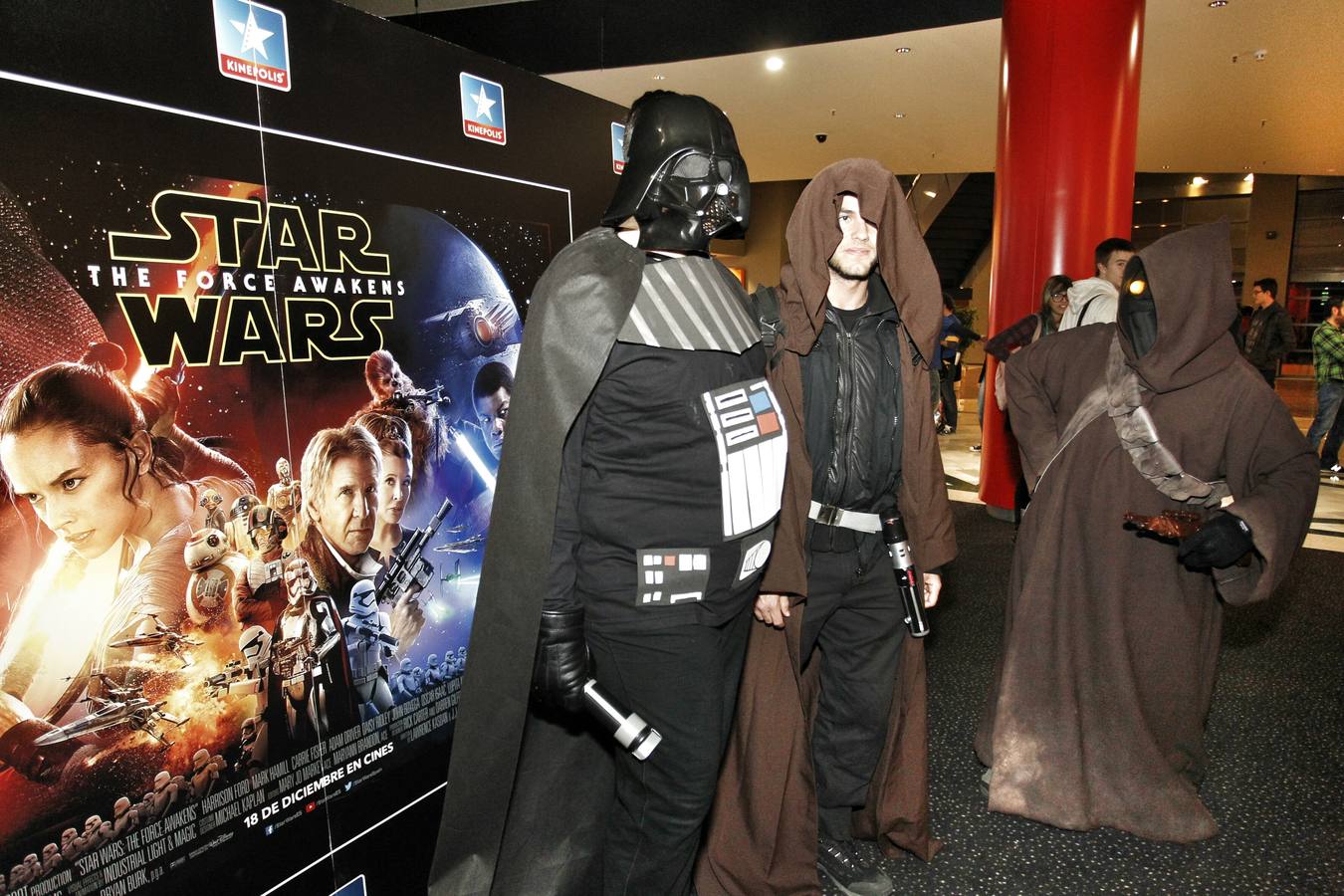 Colas en el estreno de &#039;Star Wars&#039; en Alicante