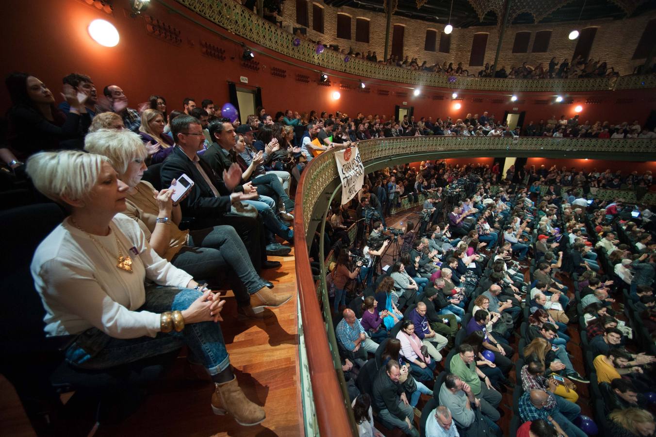 El Teatro Circo, abarrotado para ver a Pablo Iglesias