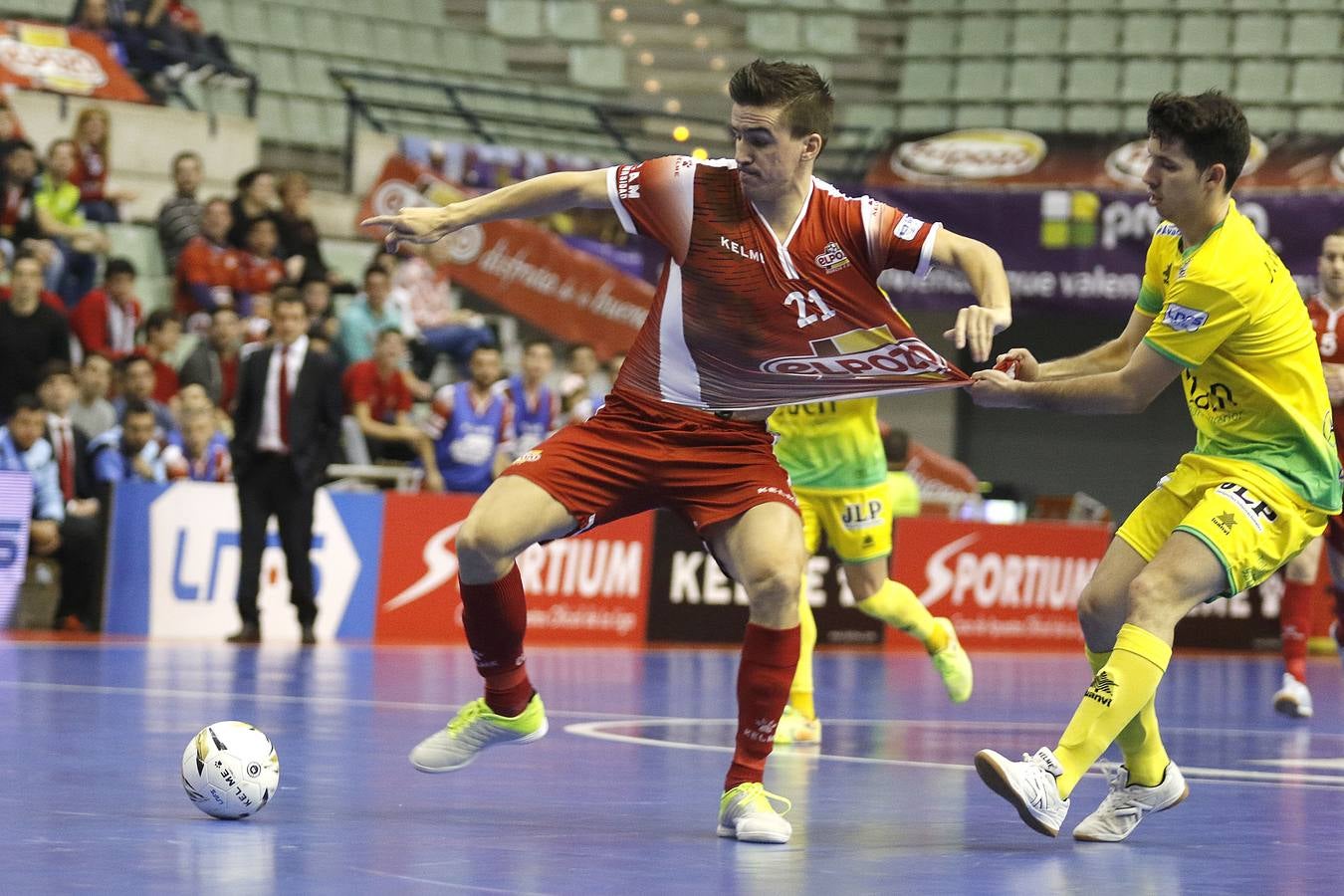 ElPozo se impone al Jaén y se afianza en el tercer puesto (3-1)
