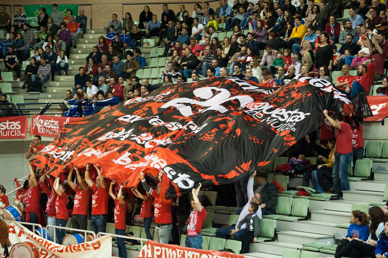 La grada del UCAM Murcia - Montakit