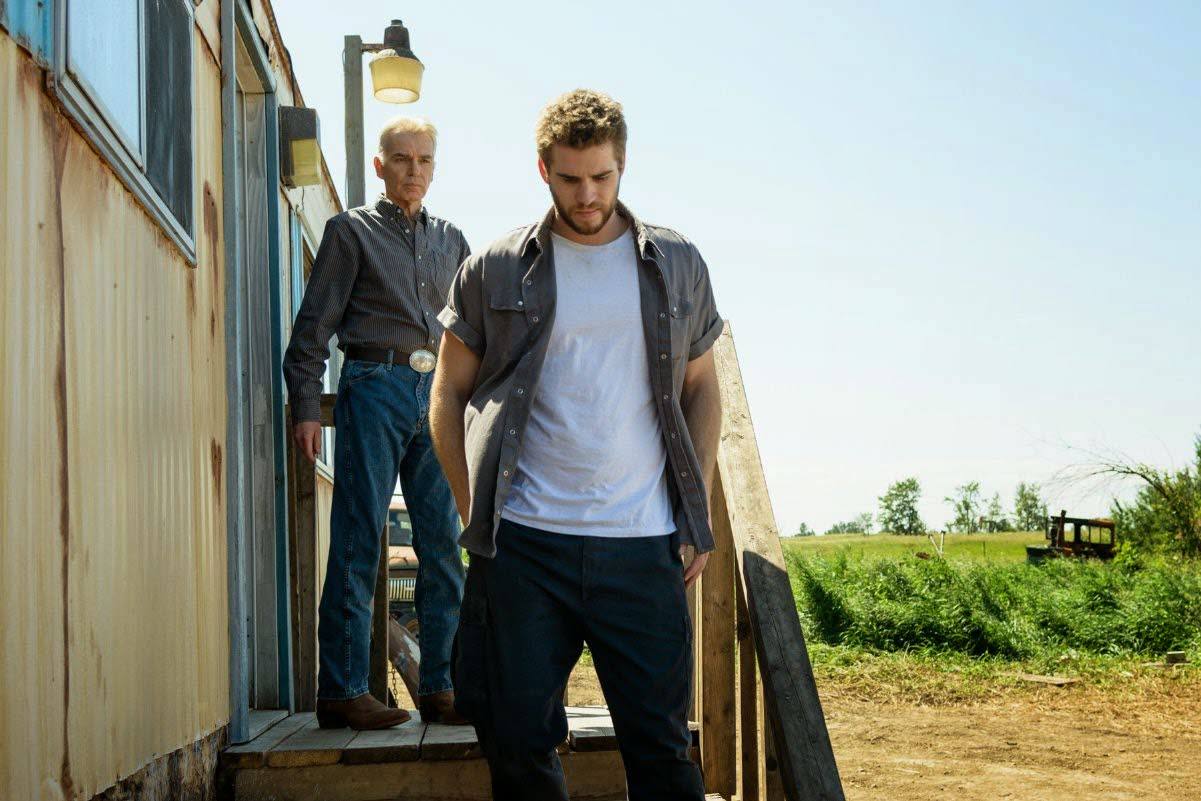 Liam Hemsworth cumple 26 años, con Miley Cyrus y mucho trabajo por delante en 2016