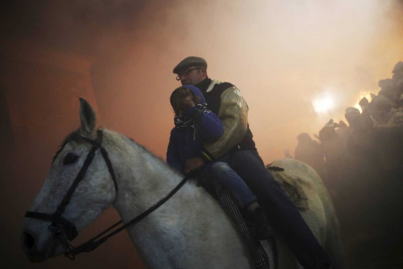 Jinetes que desafían al fuego