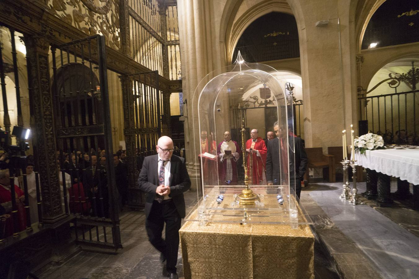 La Catedral reedita el ritual de cada año en el Monasterio de la Santa Faz