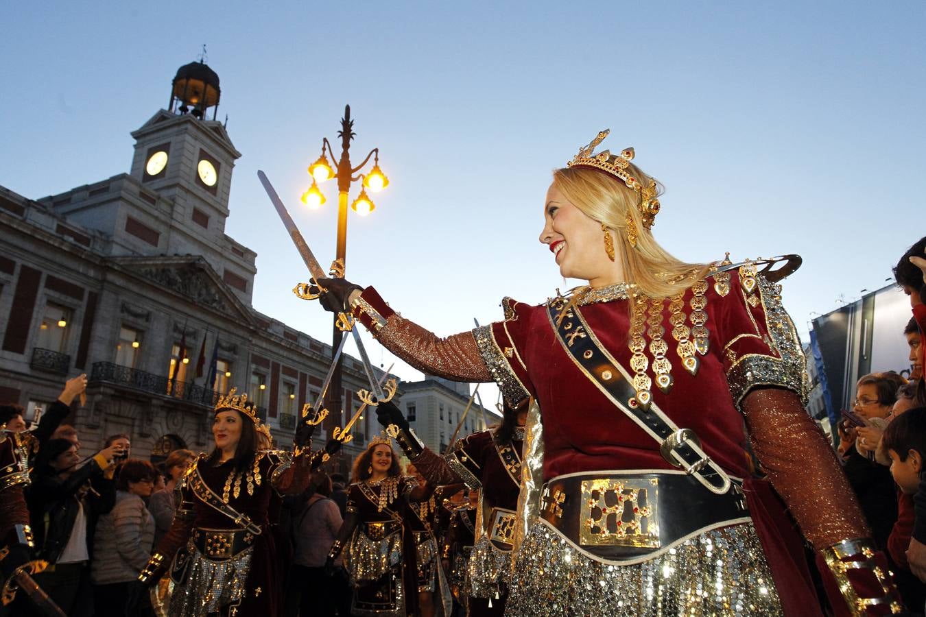 La fiesta de la provincia recorre el centro de Madrid