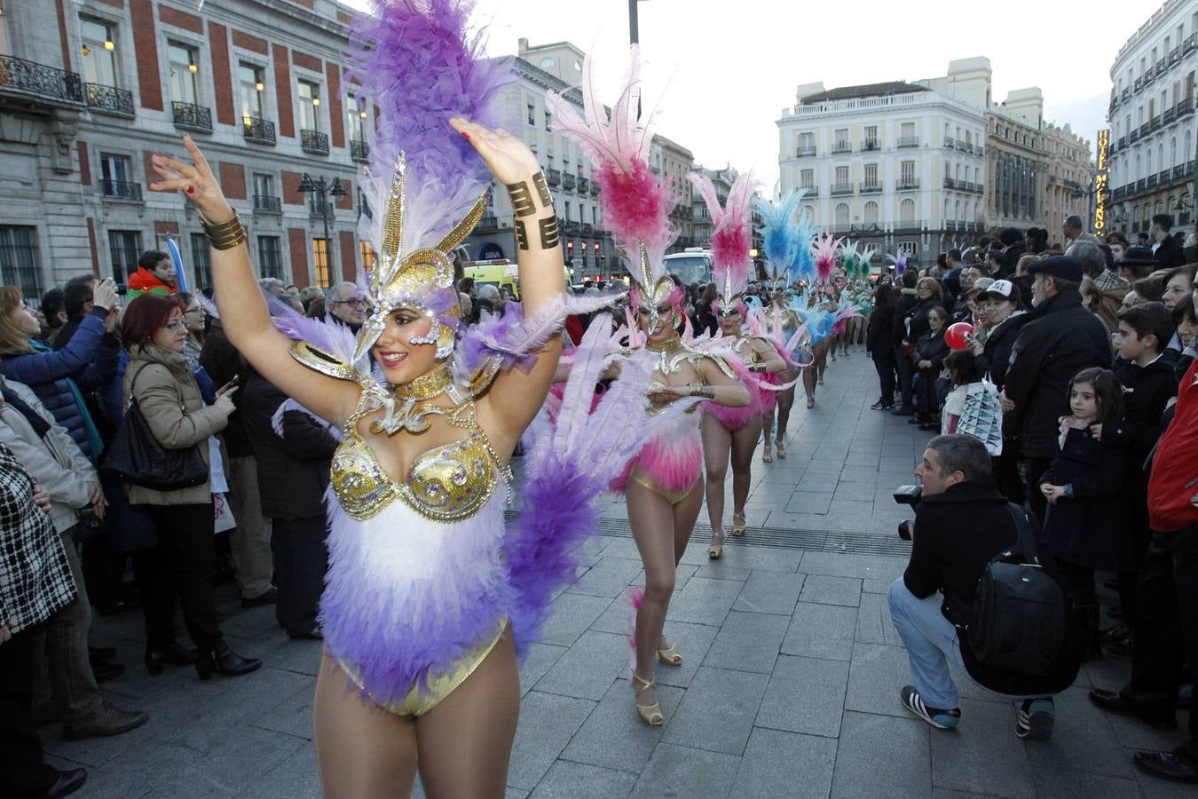 La fiesta de la provincia recorre el centro de Madrid