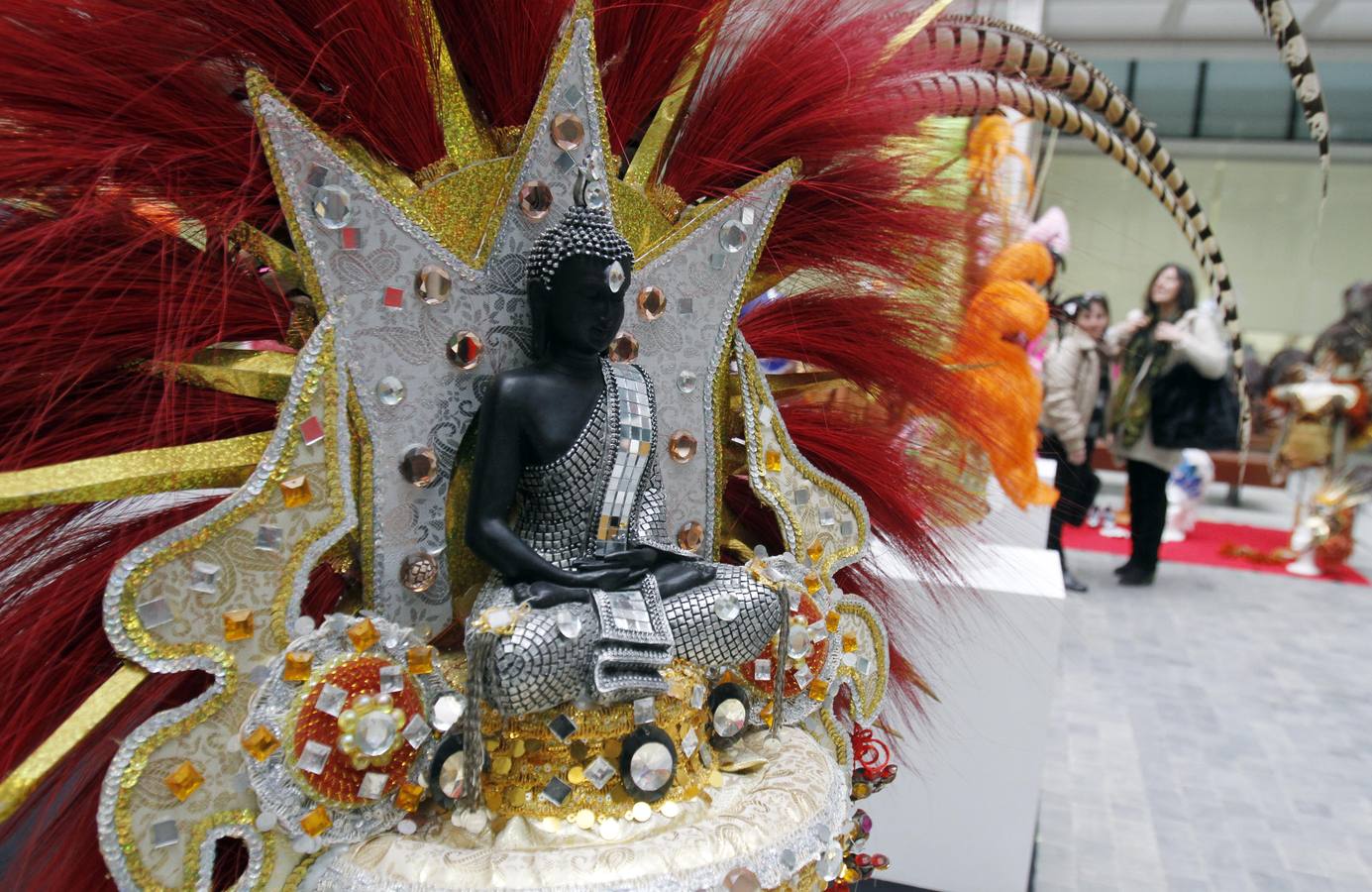 Plumas y lentejuelas de Carnaval