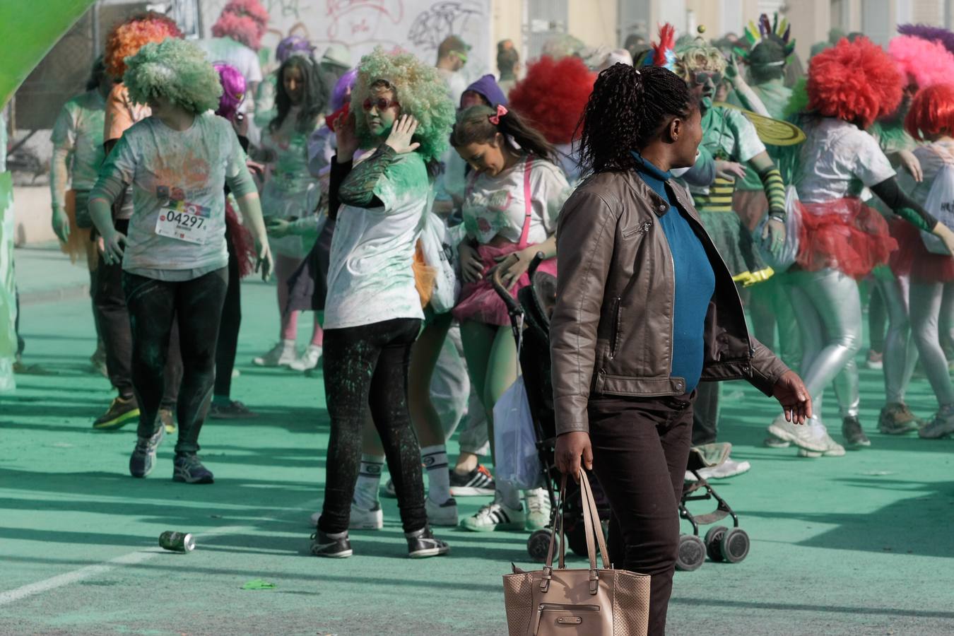 La &#039;Holi Run&#039; llena las calles de color