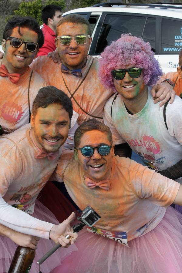 La &#039;Holi Run&#039; llena las calles de color